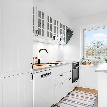 4180-borre-klintholm-havneby-80 *
