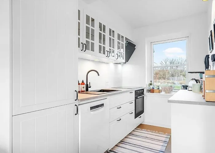 4180-borre-klintholm-havneby-80 *